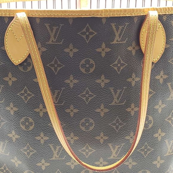 Louis Vuitton Neverfull MM Monogram Tote Bag - Picture 6 of 15